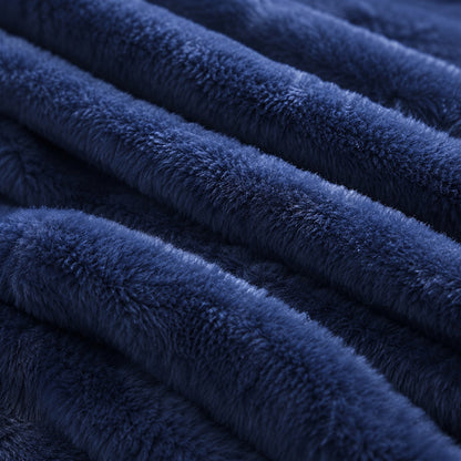 Detalhe da textura canelada plush macia da Manta Elegance